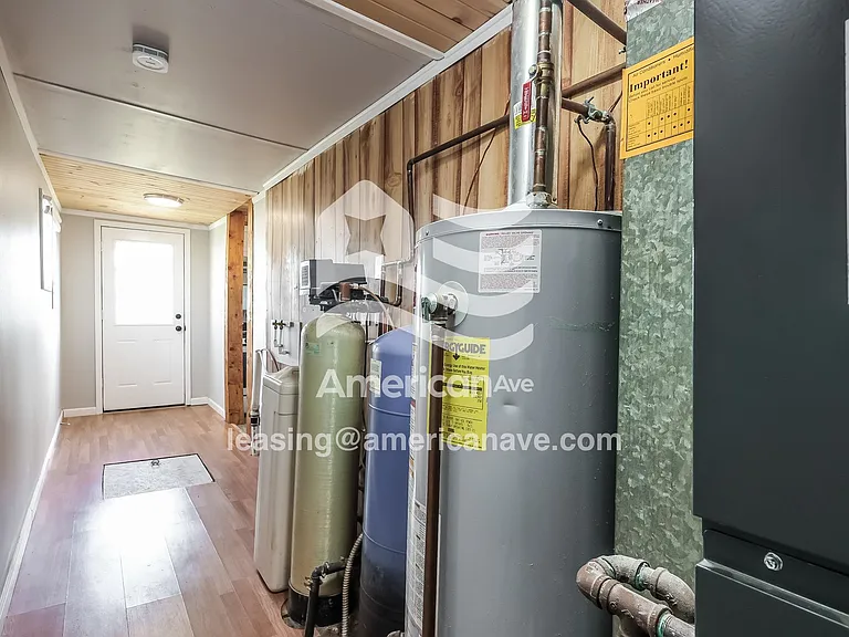 898733_007_wm_-_laundry_room_13556633.jpg