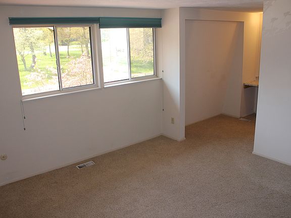 Maste Bedroom with walk in closet