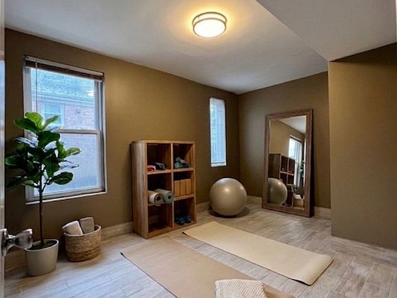 5th image of 2835 N Ridgeway Ave #1