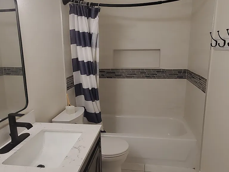 2445 Clayton Cir — Photo 31