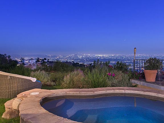 3rd image of 9249 Crescent Dr