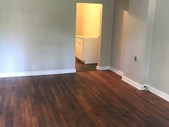 3rd image of 1725 Jefferson Ave APT 1