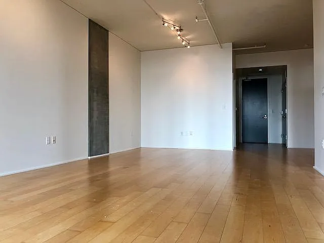 1100 S Hope St #1104 — Photo 8