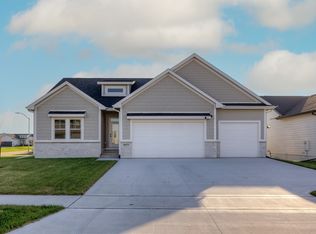 4671 180th St, Waukee, IA 50263