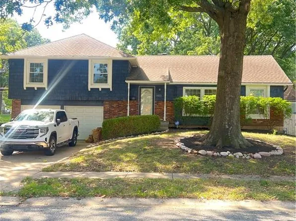 9800 Walmer St, Overland Park, KS 66212