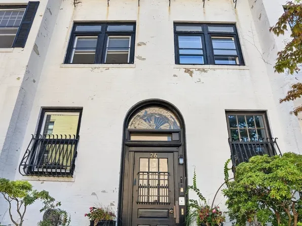 26 Medfield St APT 3, Boston, MA 02215