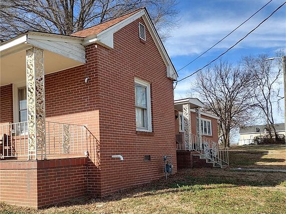 3rd image of 1413 Carolina Ave
