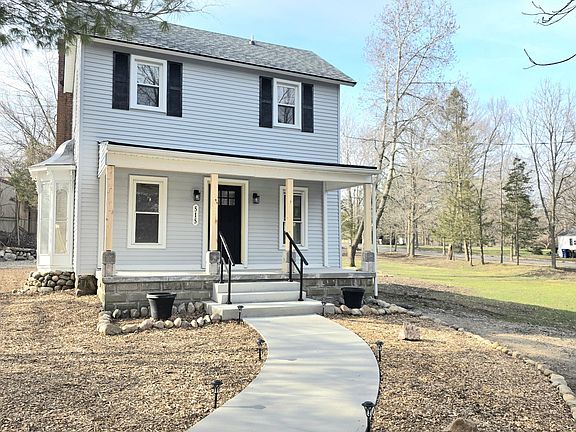 3rd image of 515 Territorial Rd