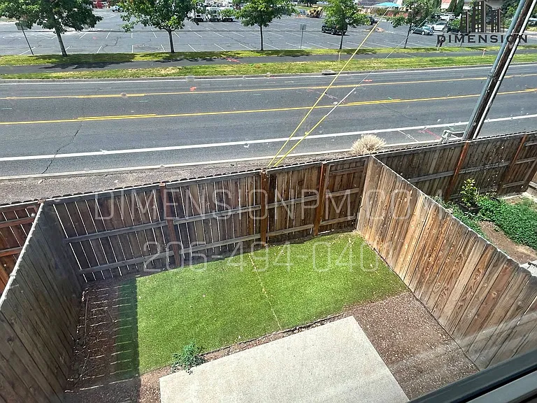 532 SW Rimrock Way — Photo 30