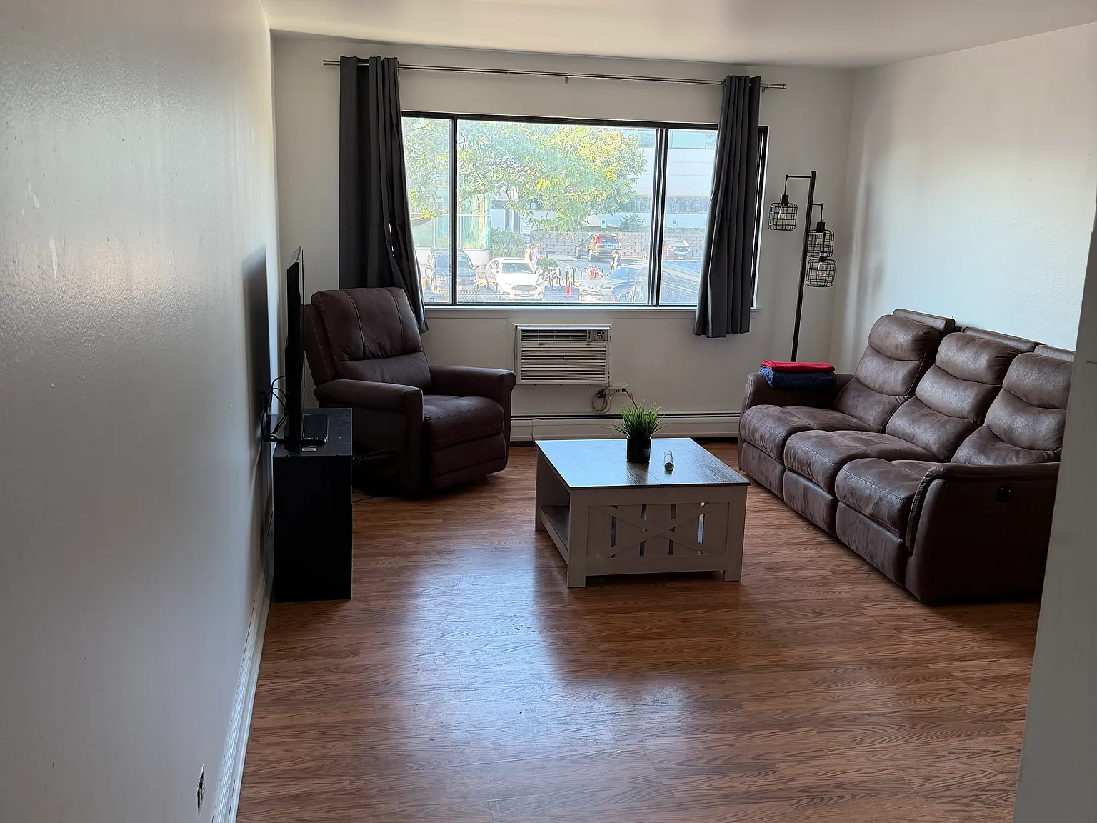 1 bed, 750 sqft, $1,600 — Photo 3