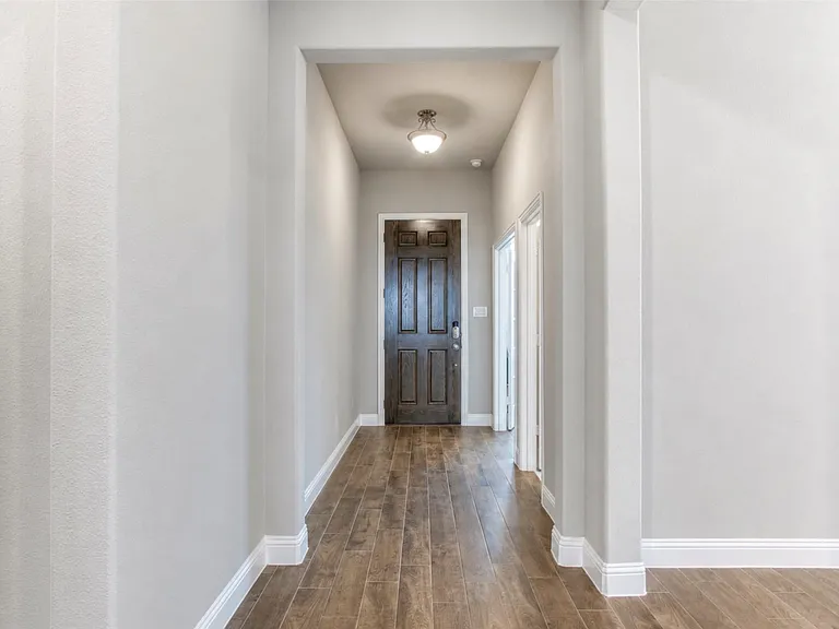 6109 Marigold Dr — Photo 2