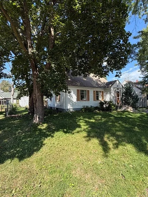 4 bed, 1600 sqft, $1,895 — Photo 2