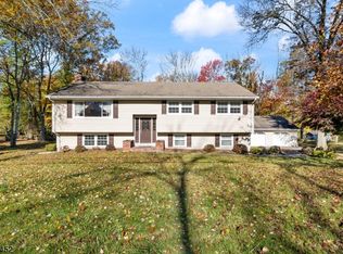 9 Elm Ave, Warren, NJ 07059