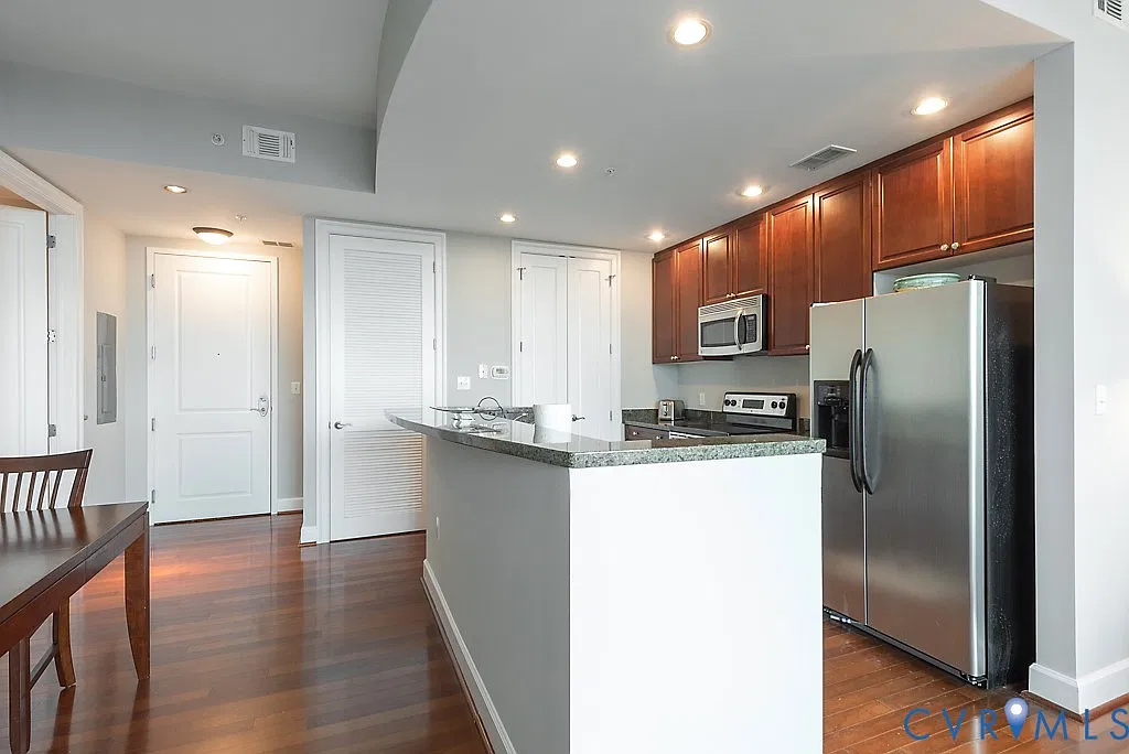 1 bed, 1.0 bath, 846 sqft, $2,550 — Photo 3