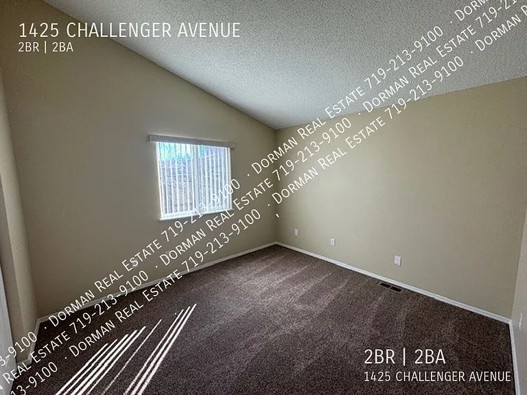 1425 Challenger Ave — Photo 10