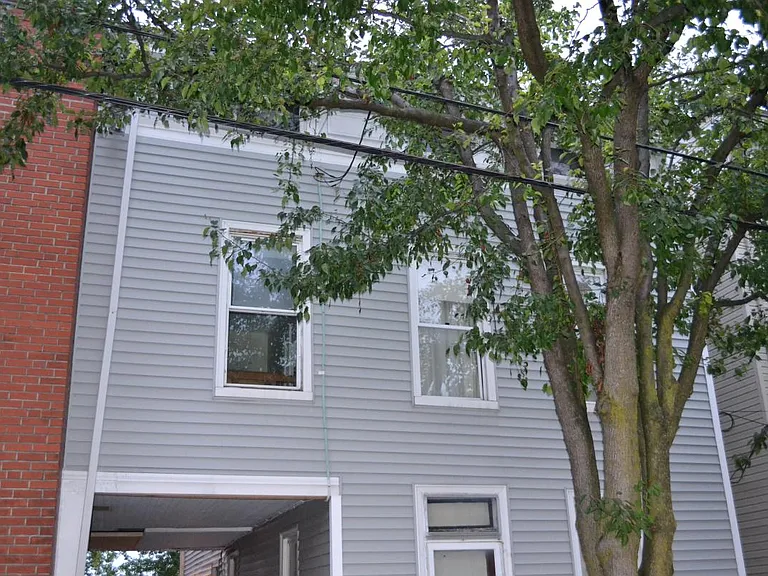 305 Emming St — Photo 8