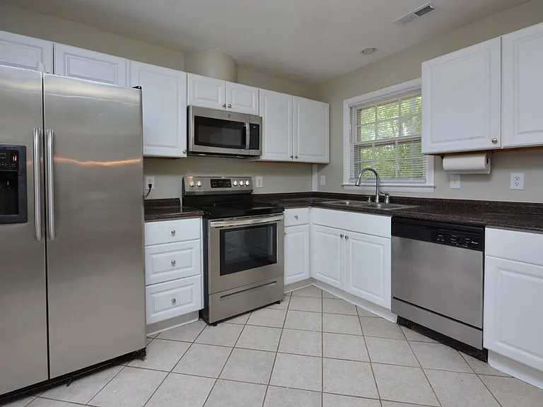 119 Monterey Ln — Photo 13