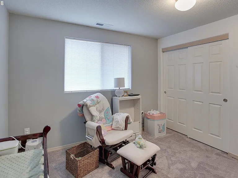 8800 N Drummond Ave — Photo 29