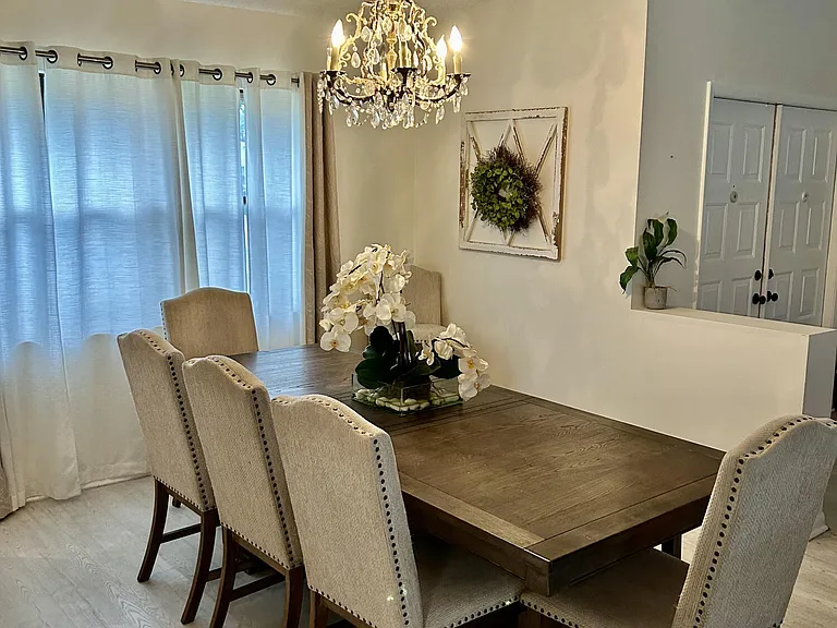 2153 Amesbury Cir — Photo 3