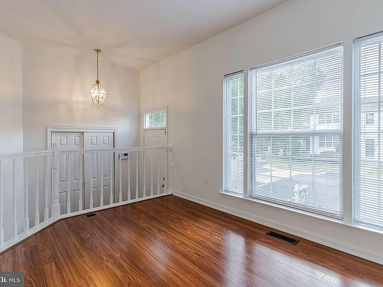 3290 Gina Pl — Photo 6