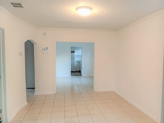 3rd image of 1520 W 19th St