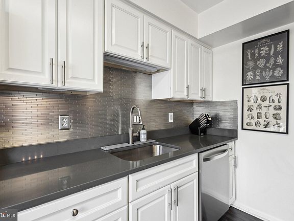 5th image of 12124 Stoneford Dr