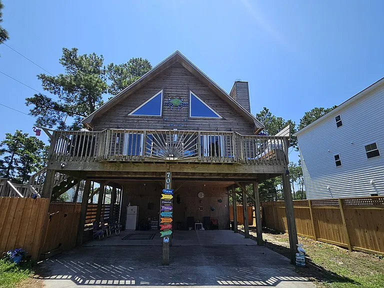 701 Teakwood Ln — Photo 2