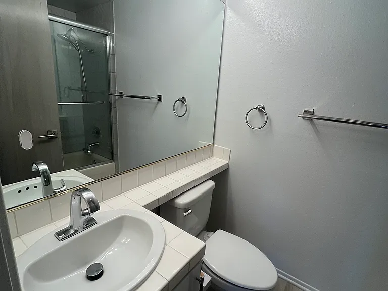 324 Idaho Ave #202 — Photo 9