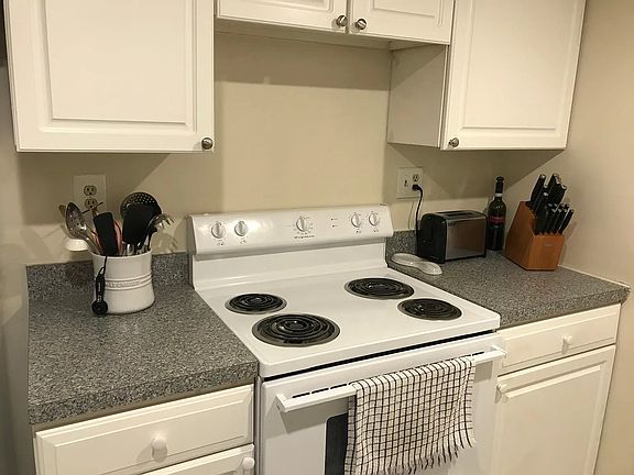 5th image of 2033 South St APT 122