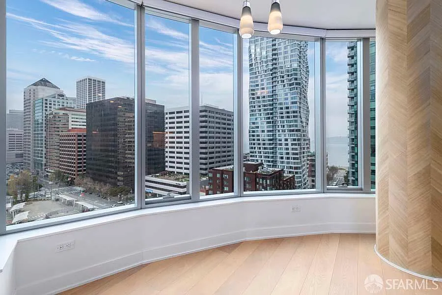 2 bed, 2.0 bath, 1403 sqft, $9,995 — Photo 3