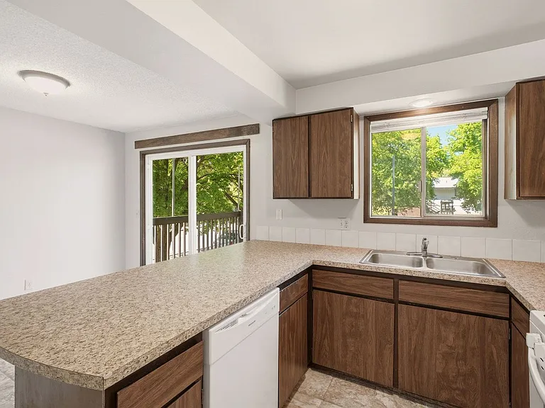 2705 N Robie Ct — Photo 10