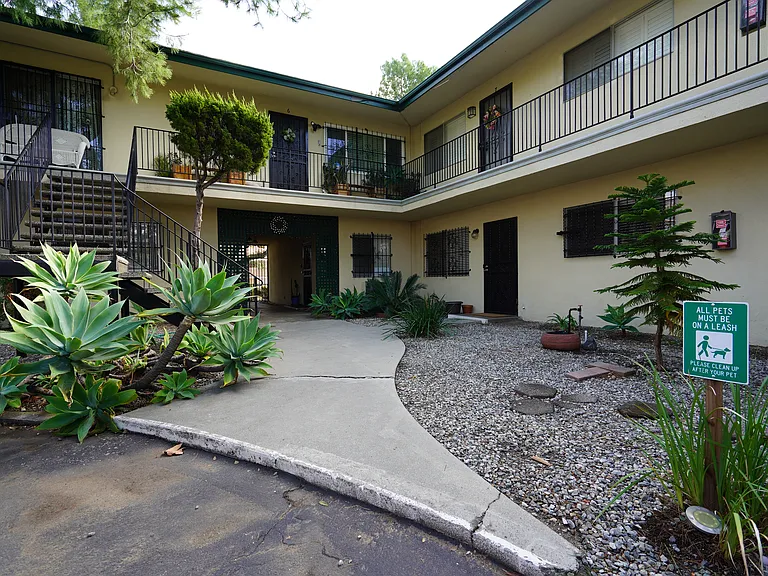 35 El Nido Ave #2 — Photo 1