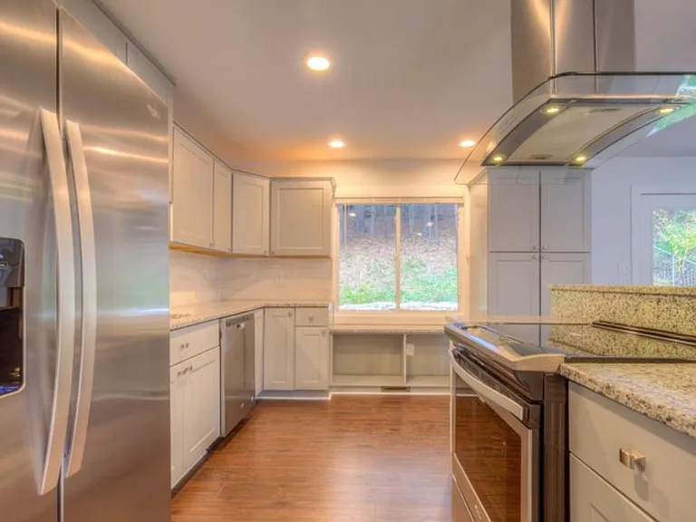 5822 Merriman Rd — Photo 9