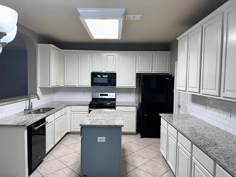 15426 Grosbeak Pass — Photo 12