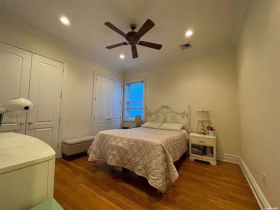 5th image of 377 New York Ave