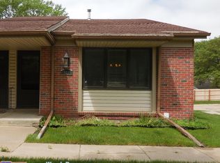 910 Carriage Way #16, Lincoln, NE 68510