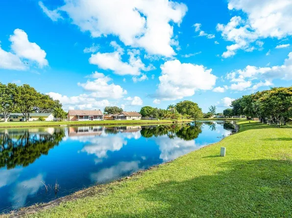 5401 Rose Marie Avenue S, Boynton Beach, FL 33472