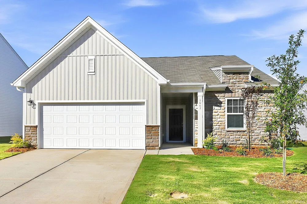 4 bed, 2.0 bath, 1721 sqft, $2,040 — Photo 1