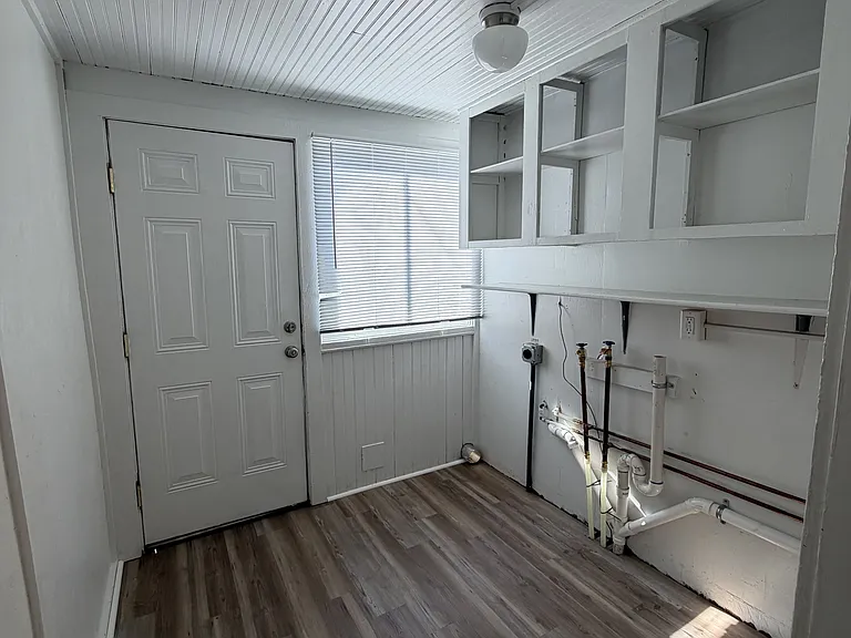 32 Custer Ave #1 — Photo 10