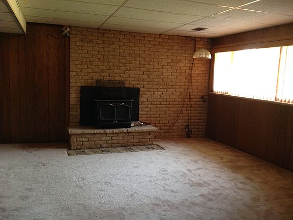 3RD FIREPLACE IN FAMILY RM