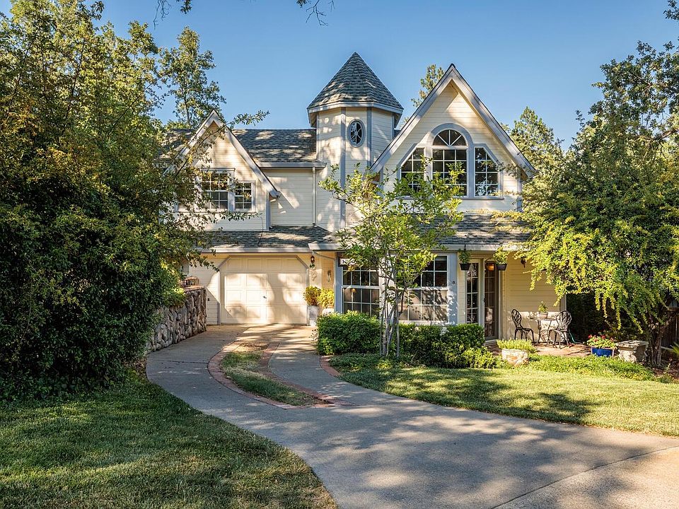 1st image of 1305 Village Ln
