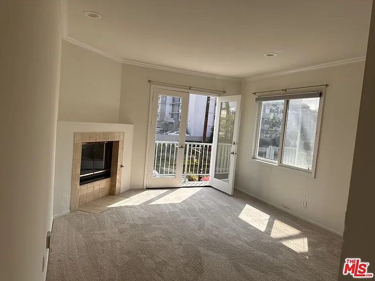 3309 Grand Canal #A — Photo 33