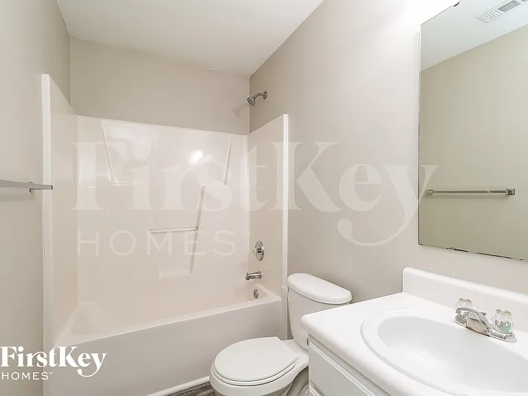 7307 Woodbourne Ln — Photo 13