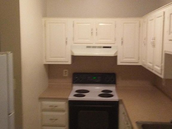 5th image of 123 Elm St APT A-11