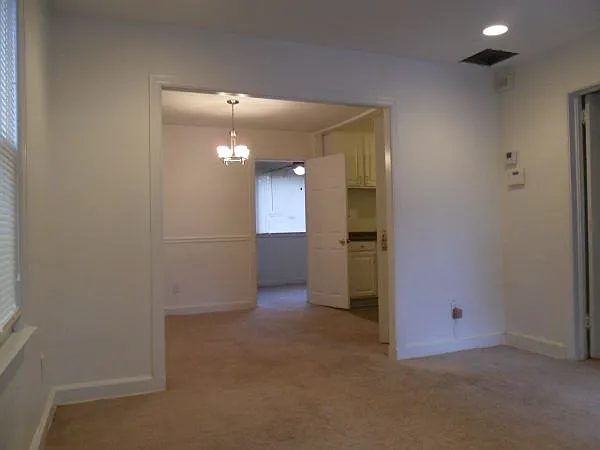 1004 Jansen Ave photo 1