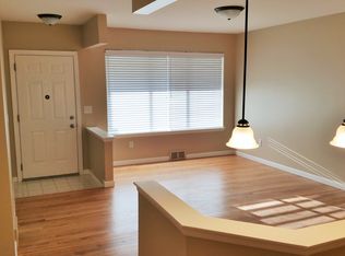 35064 Marina Dr, Sterling Heights, MI 48312