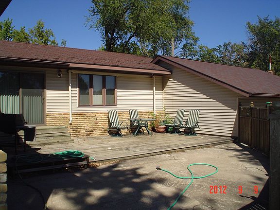 3rd image of 103 N Drury St
