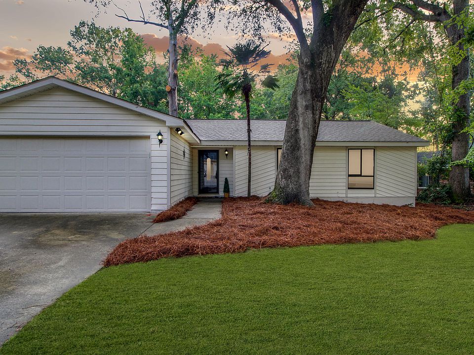 2nd image of 109 Blue Heron Dr