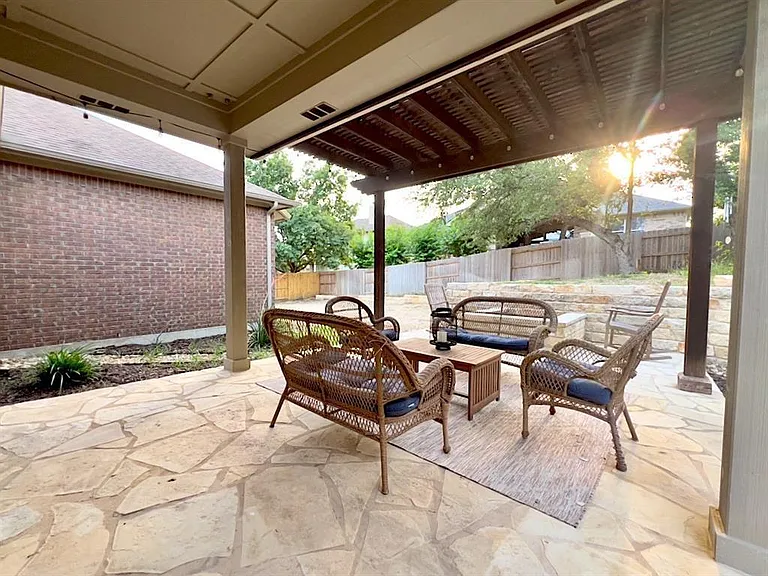 300 Grafton Ln — Photo 29