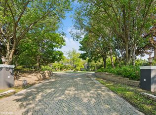 2305 Tennyson Ln, Highland Park, IL